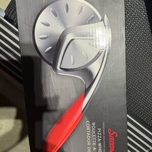 Savora Pizza Wheel with Red Handle